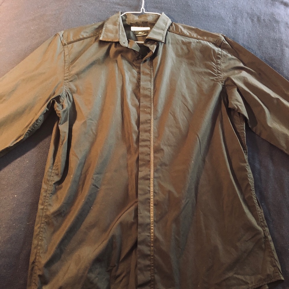 VERSACE MEN’S BLACK SHIRT NEVER WORN SIZE 41 l